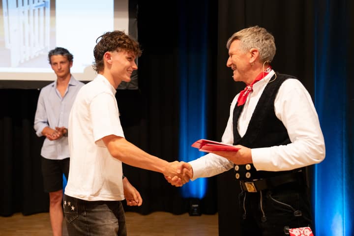 Graduation ceremony photo 037