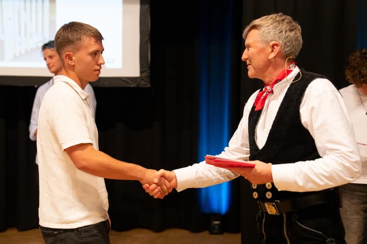 Graduation ceremony photo 038