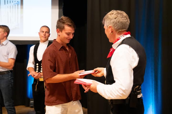 Graduation ceremony photo 044
