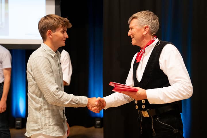 Graduation ceremony photo 045