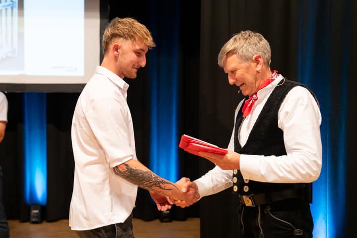 Graduation ceremony photo 049