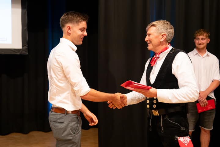 Graduation ceremony photo 050