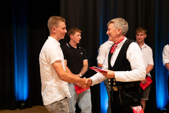Graduation ceremony photo 054