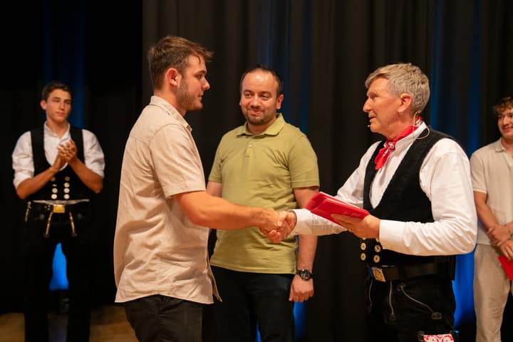 Graduation ceremony photo 062