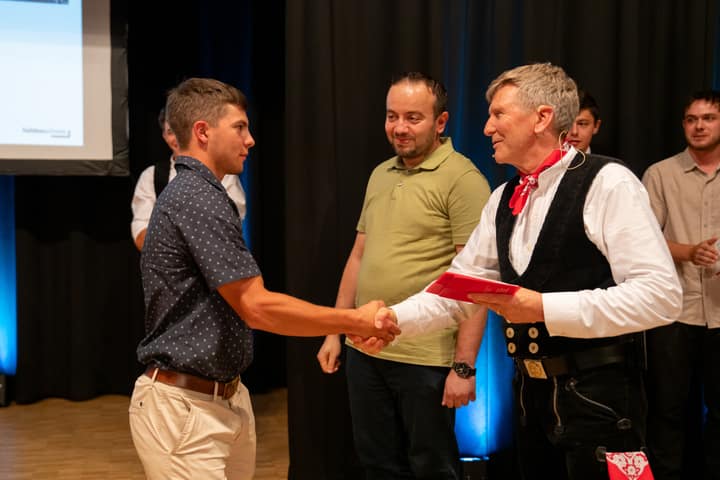 Graduation ceremony photo 067