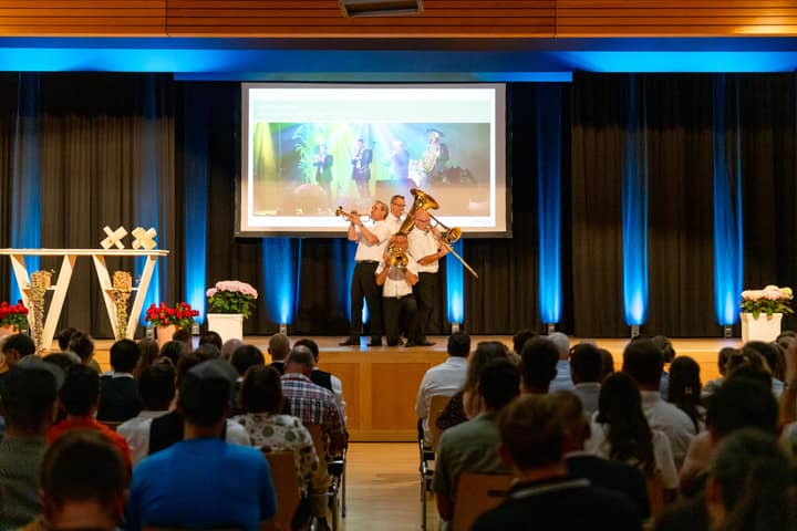 Graduation ceremony photo 070