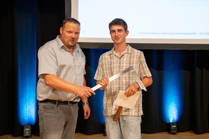 Graduation ceremony photo 075