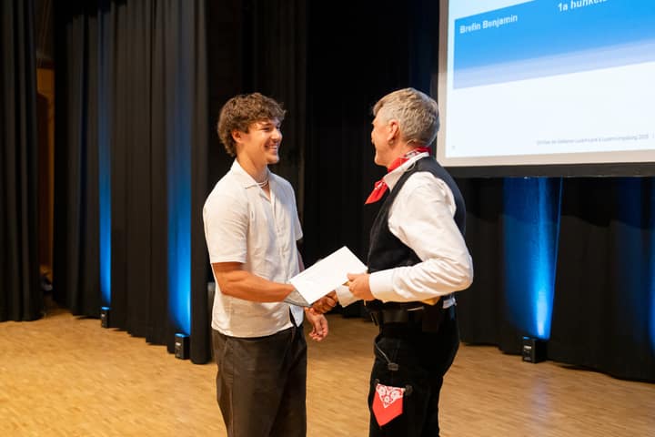 Graduation ceremony photo 077
