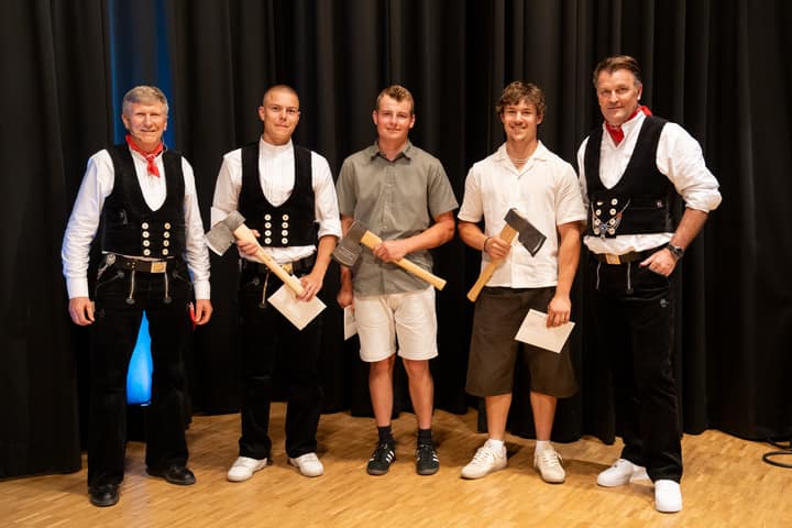 Graduation ceremony photo 081