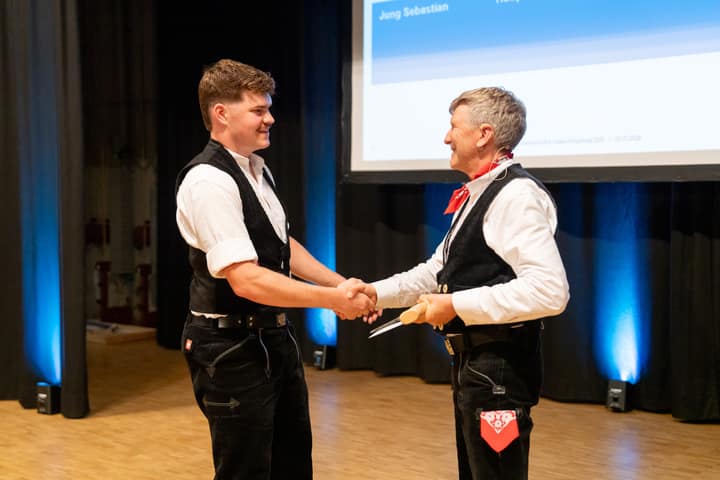 Graduation ceremony photo 084