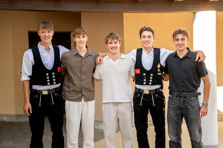 Graduation ceremony photo 123
